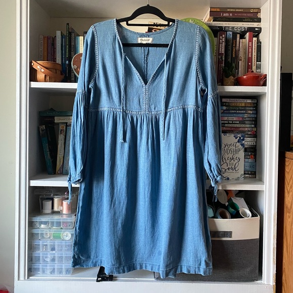 Madewell | Denim Chambray Indigo Peasant Dress - Picture 2 of 13